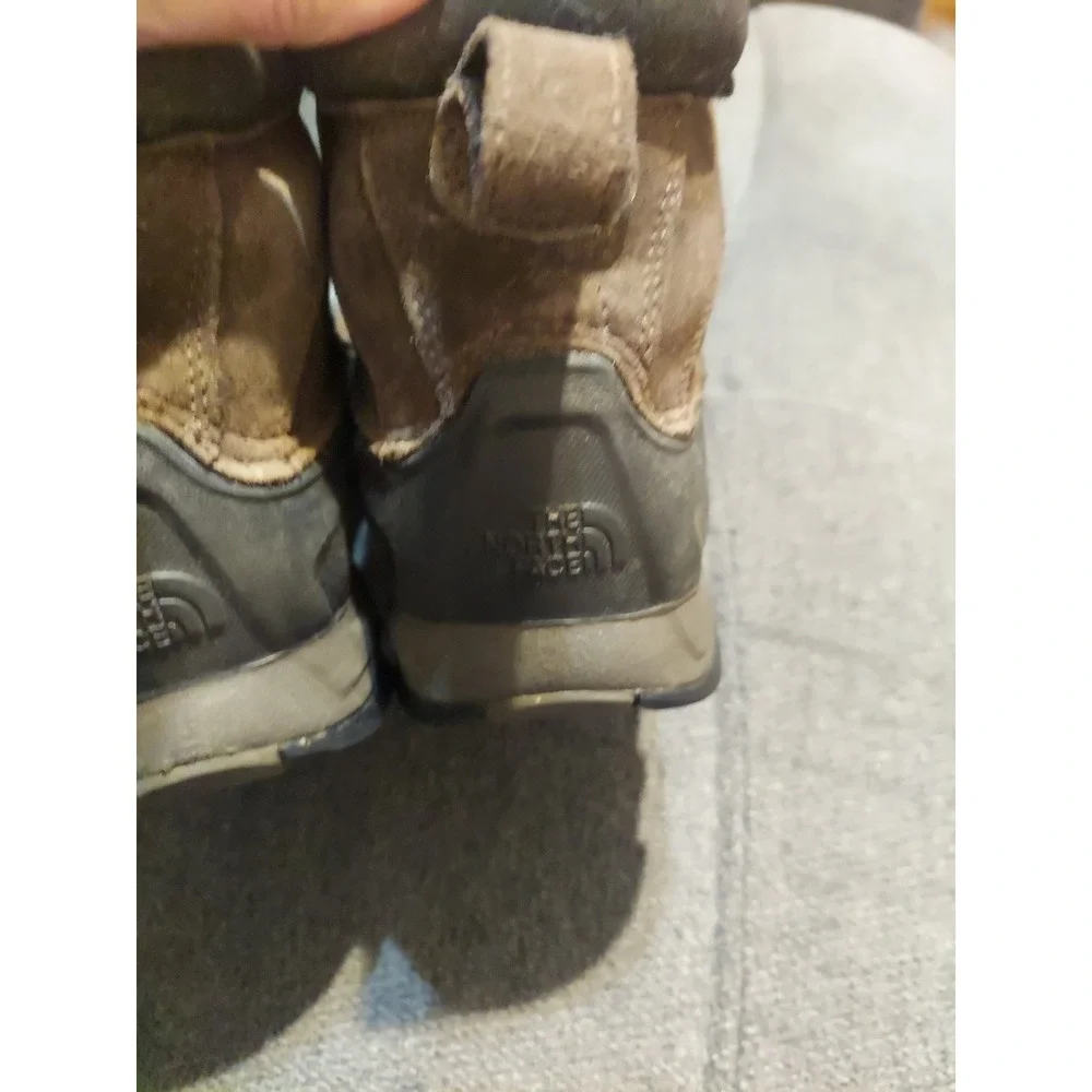 The North Face Heat Seeker 200g Insulated Waterproof Snow Mens Size 9 Boots Hike